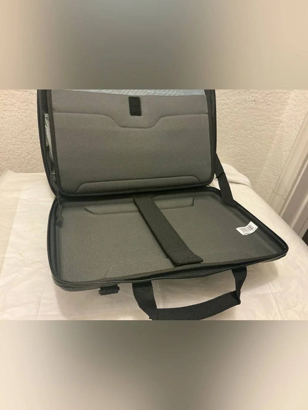 Thule Black Protective Hard Case with Top Handle Sweden Laptop Carrying Case